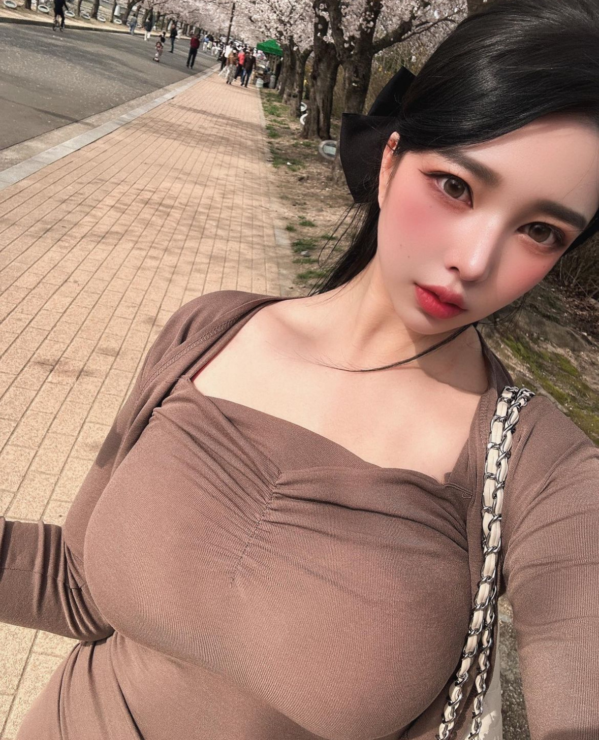 梨花香，哪有姐姐香 ​​​