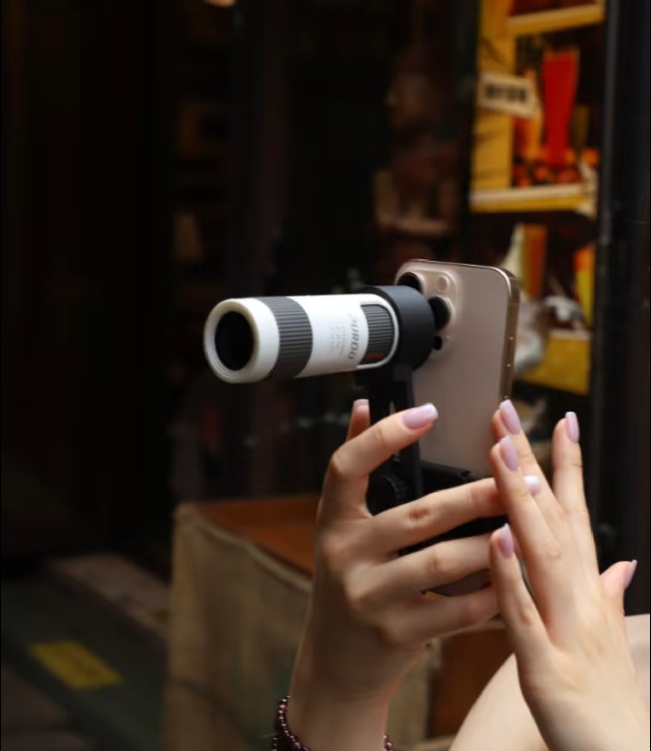 增距镜会成为影像手机标配吗其实增距镜对于一般人来说是不需要的，毕竟不是专业的摄影