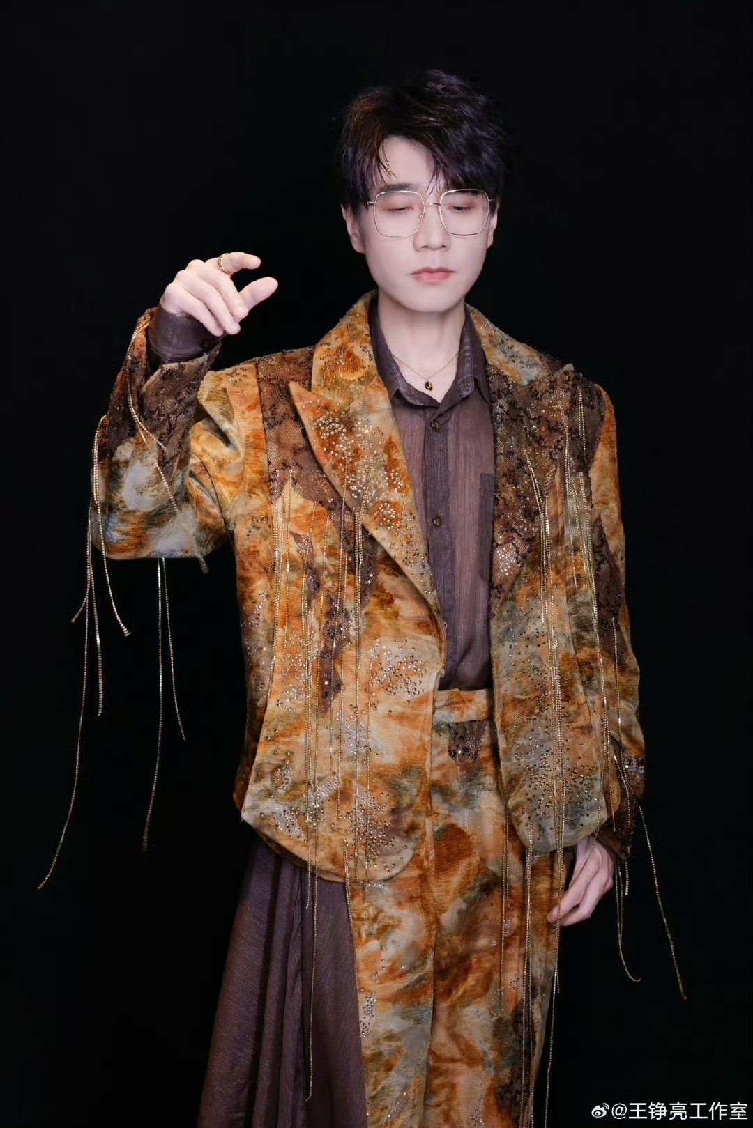 王铮亮巅峰之夜全开麦零修音内娱真开麦天花板！王铮亮巅峰之夜零修音唱《凡心》，全程