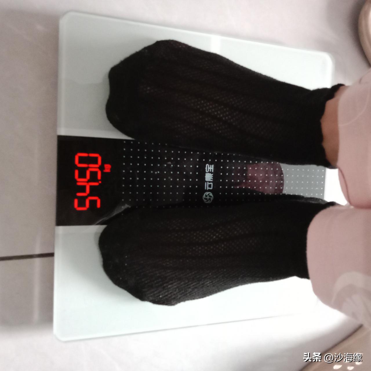 我用了一个星期时间就减轻了1公斤，说实话我真没想到。原以为饮食运动调整可能会需要