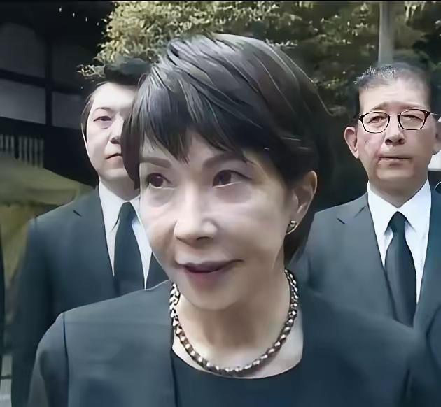 这个女人当选自由民主党总裁了，很可能会当上日本女首相，她现在担任经济安全保障大臣