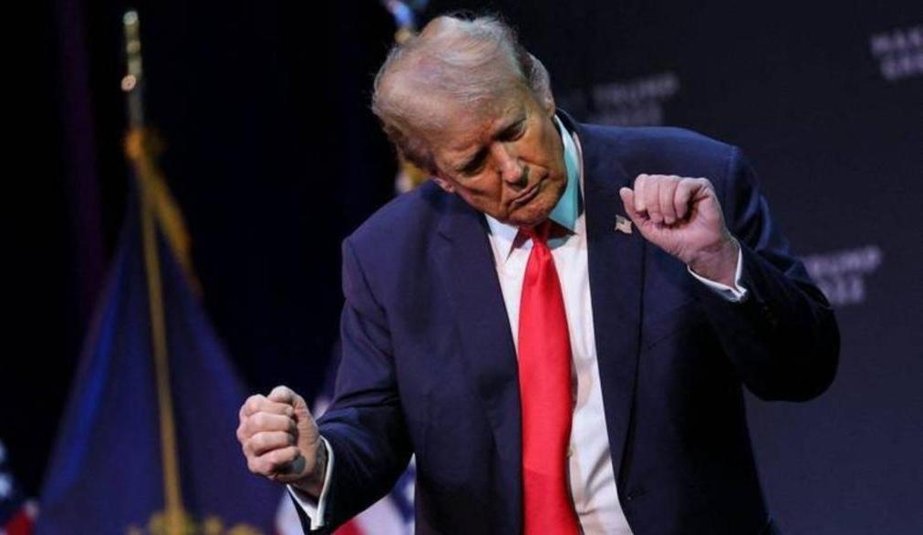 特朗普想当美国最伟大的总统之一，可惜的是他既没有政治家的素养和智慧，也没有社会活