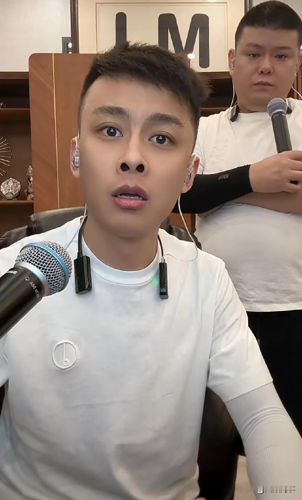 老疤说洋洋洋太着急复出，现在对身体恢复无益！

            不应该这