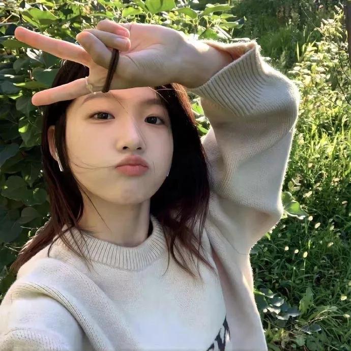 户外自拍📸，阳光明媚，心情美妙！