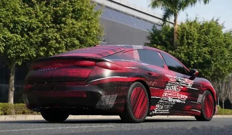 比亚迪旗下方程豹品牌又要出新系列了！看车型为轿跑，极有可能对标小米SU7、尚界Z