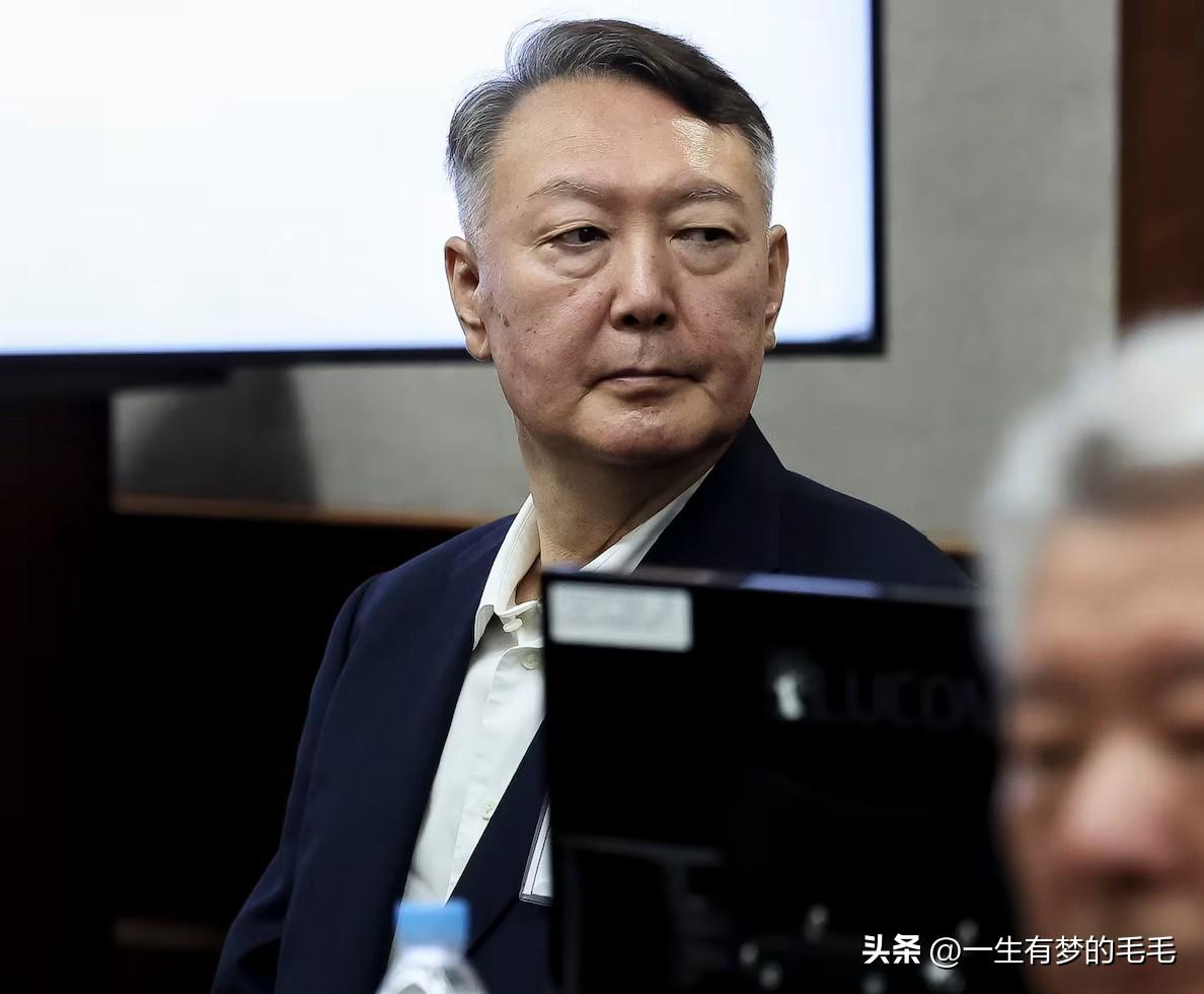 3月23日，韩国首尔高等法院开庭审理前总统尹锡悦妨碍执行公务上诉案，尹锡悦当庭重