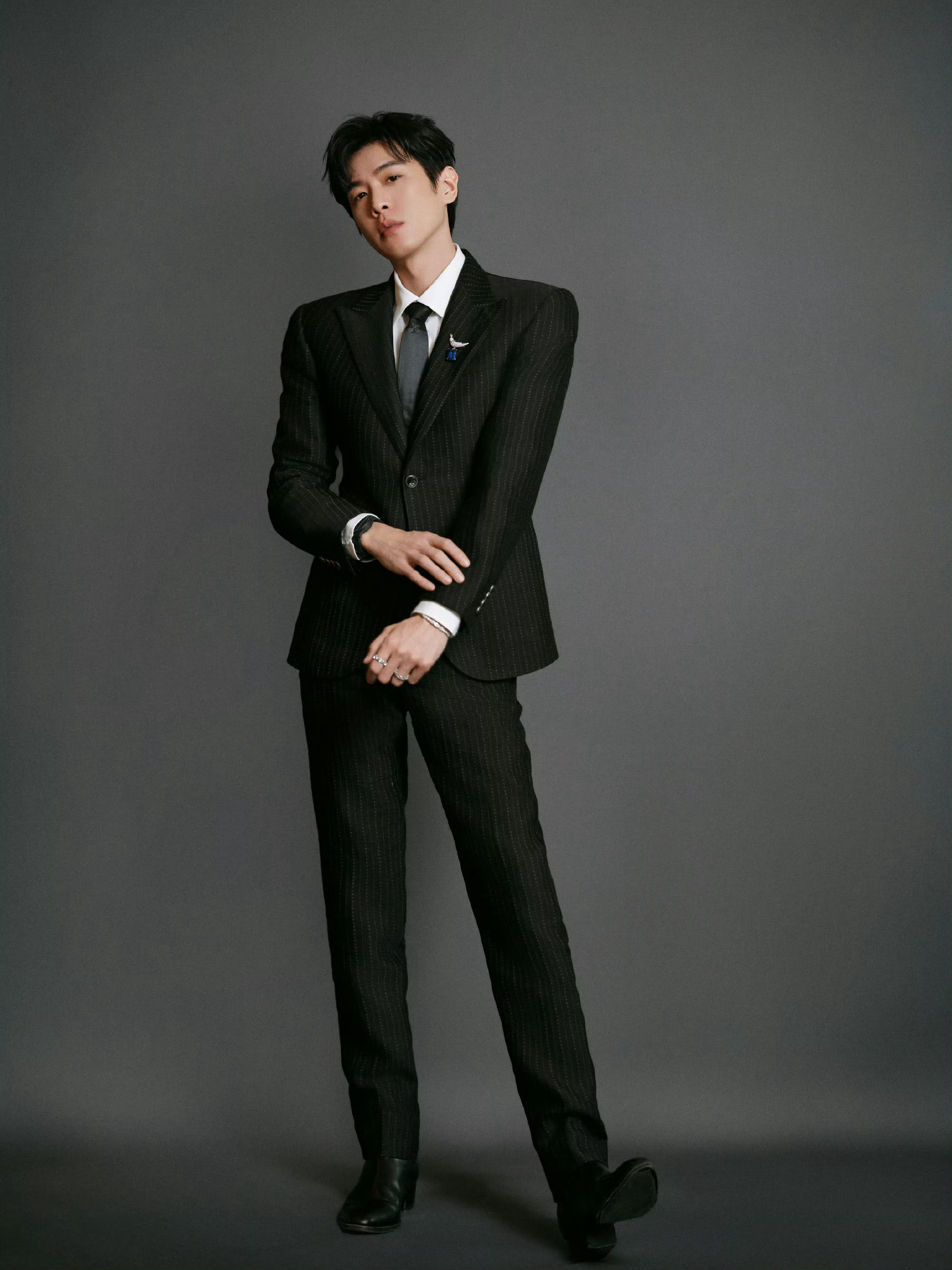 张若昀评论区要被张若昀评论区的语音笑晕了！之前大家羡慕唐艺昕现在大家羡慕张若昀哈