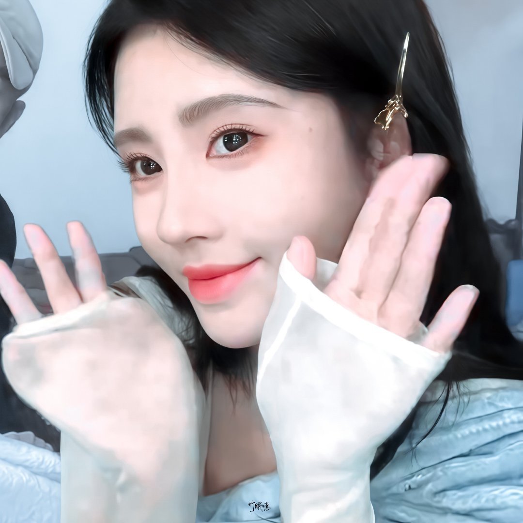 💙鞠婧祎露芜衣💙鞠婧祎上官芷 大地啊，你轻一些，只压住她的身体，不要压住她的