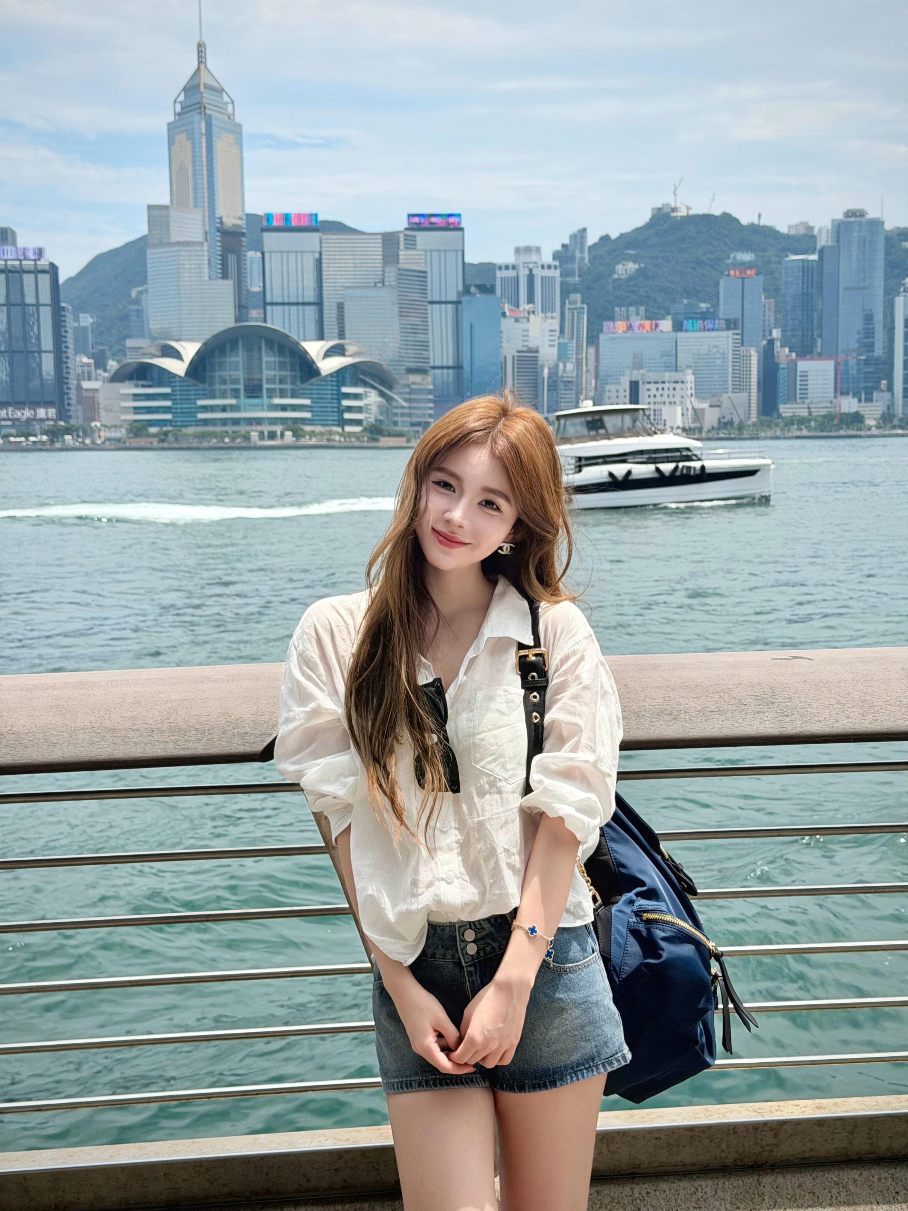 有個女仔令我思想變得大個～～ 香港·维多利亚港