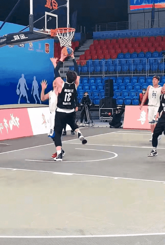 王哲林：MVP，篮板王什么的，只要我想？我就可以轻轻松松拿到[机智]谁不服单练？