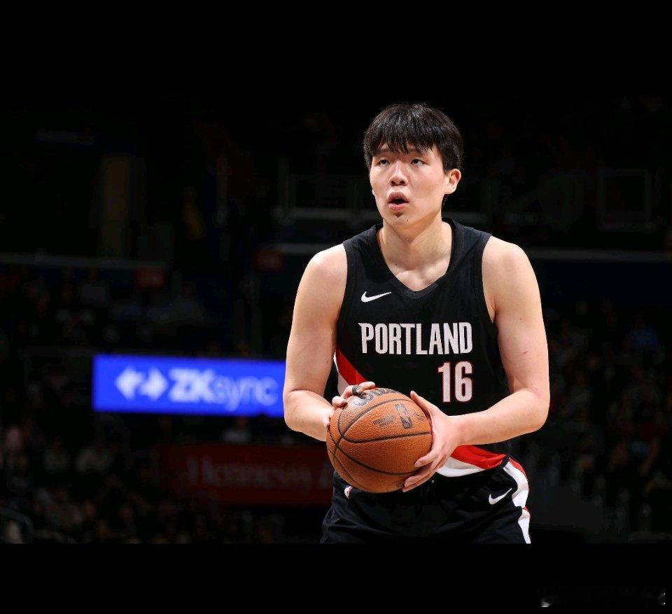 杨瀚森 2月13日讯 明日2026年NBA全明星赛拉开帷幕。中国球员杨瀚森将代表