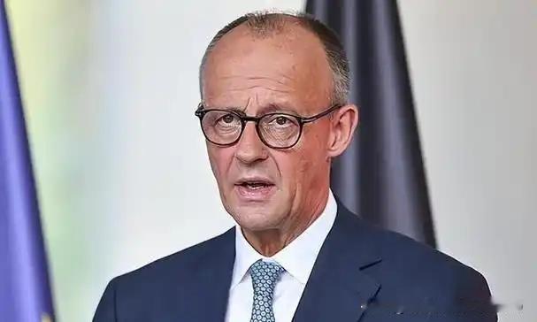德国总理公开对付中国的毒计，26国都懵了：特朗普都不敢这么做！
德国要搞欧版广场