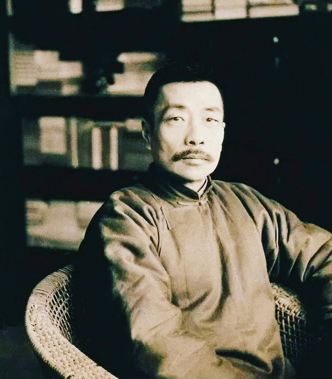 奴隶看起来温顺，但不代表着善良；奴性极重的人，对同类一定极其凶残。 因为它们从奴