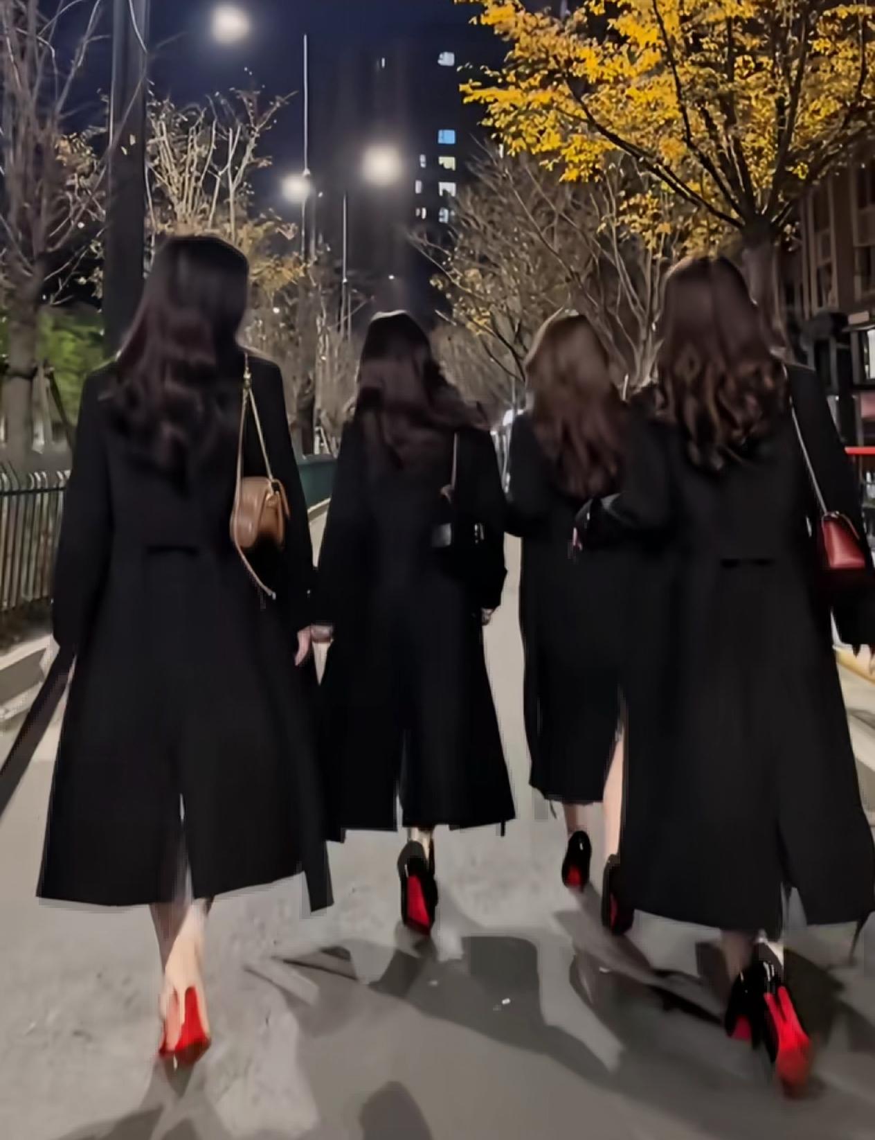 这是下班了还是正准备上班呢？