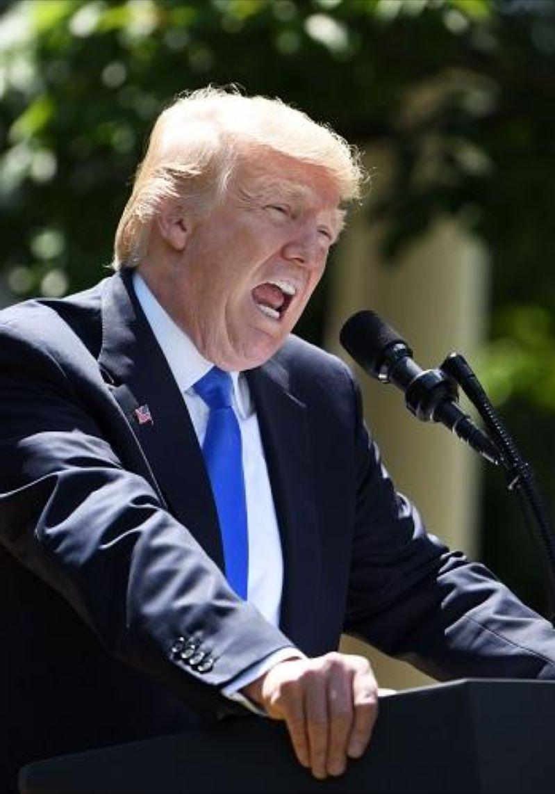 最新消息！特朗普又放狠话了！“逮捕奥巴马”？

     1月31日晚，佛罗里达