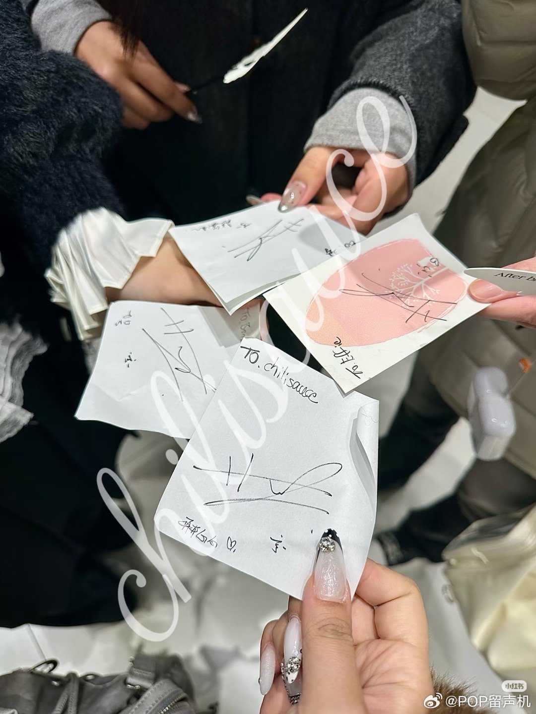 黄冠亨什么意思啊，SM私下不是不能合影吗？NCT那群队友被偶遇都不让📸，凭什么