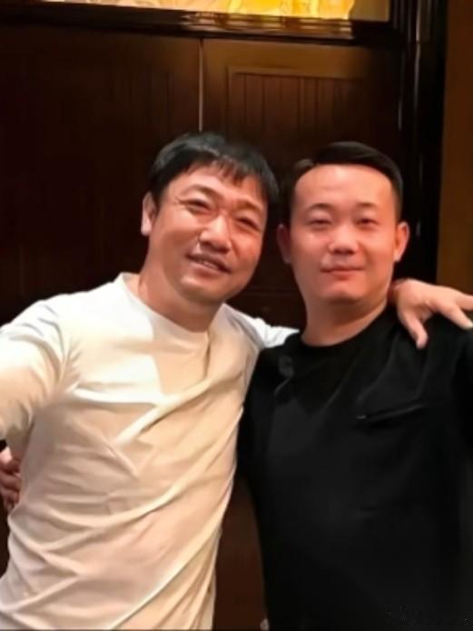 贾冰这次塌房不塌房，不敢说 但有一点敢肯定 那就是，以后他再也不会参加所谓的哥们