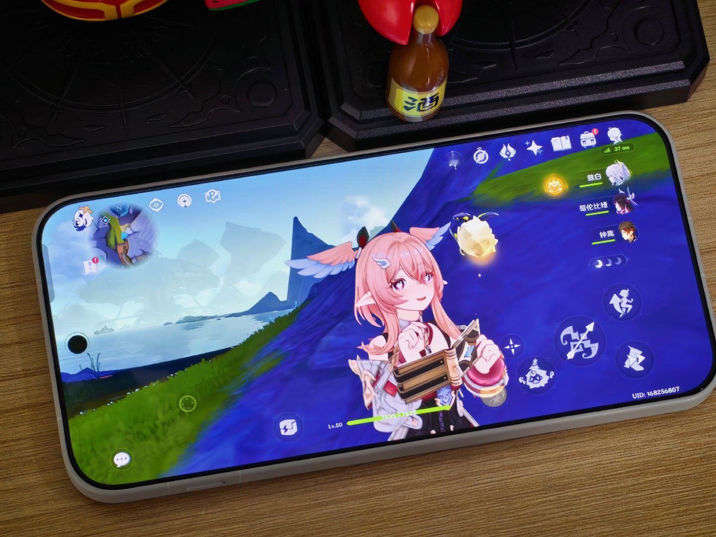 一加15T，这个白色是真的质感在线续航不用担心7500mAh大电池，性能不用说了