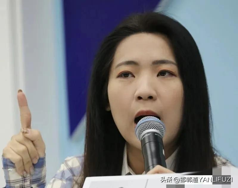 徐巧芯挺郑丽文访陆，硬核破局：驳斥“敌意”，巩固“中间路线”
来自徐巧芯的长文回