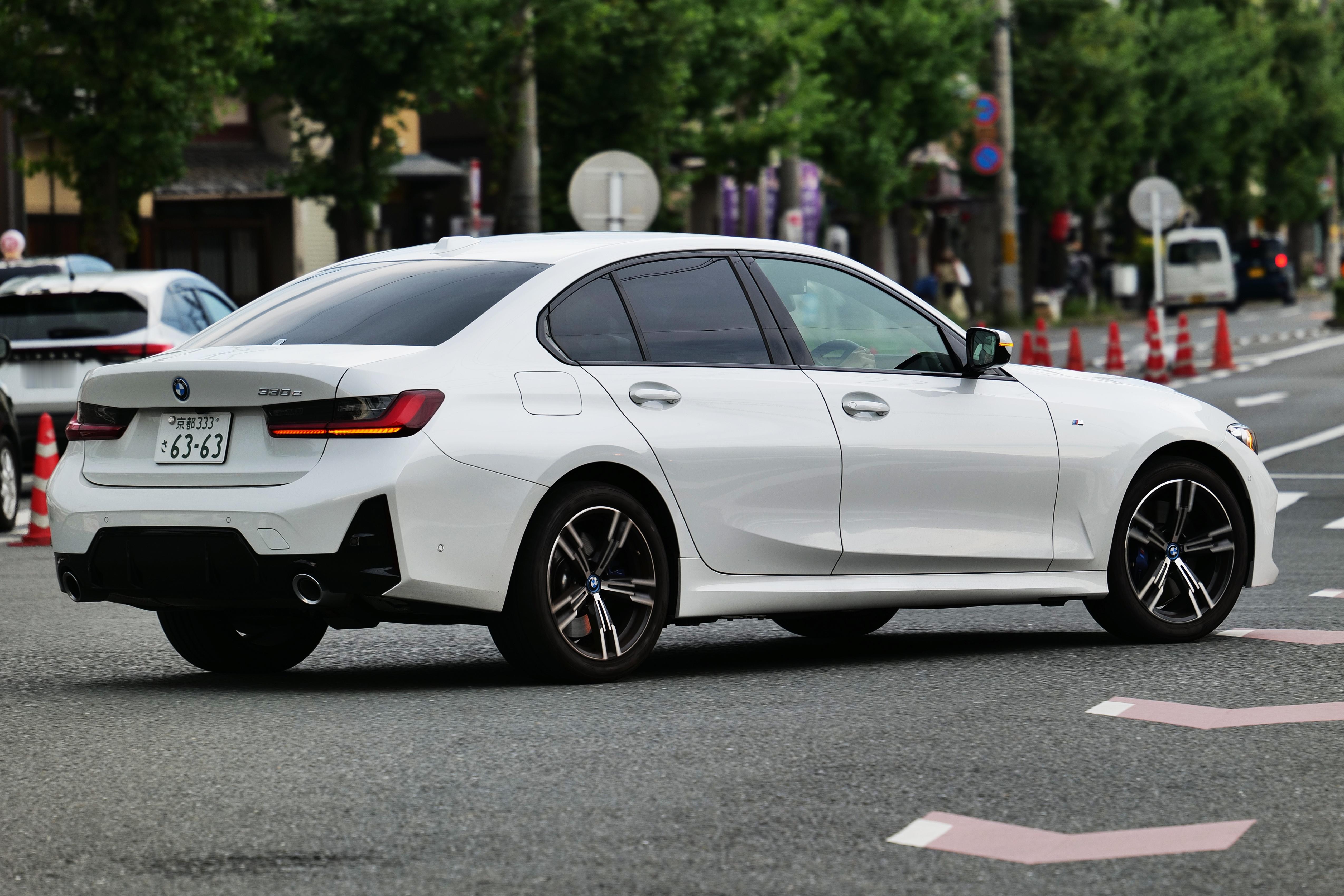偶遇宝马i3的弟弟：330e。在G20产品序列中，330e是性能仅次于M340i