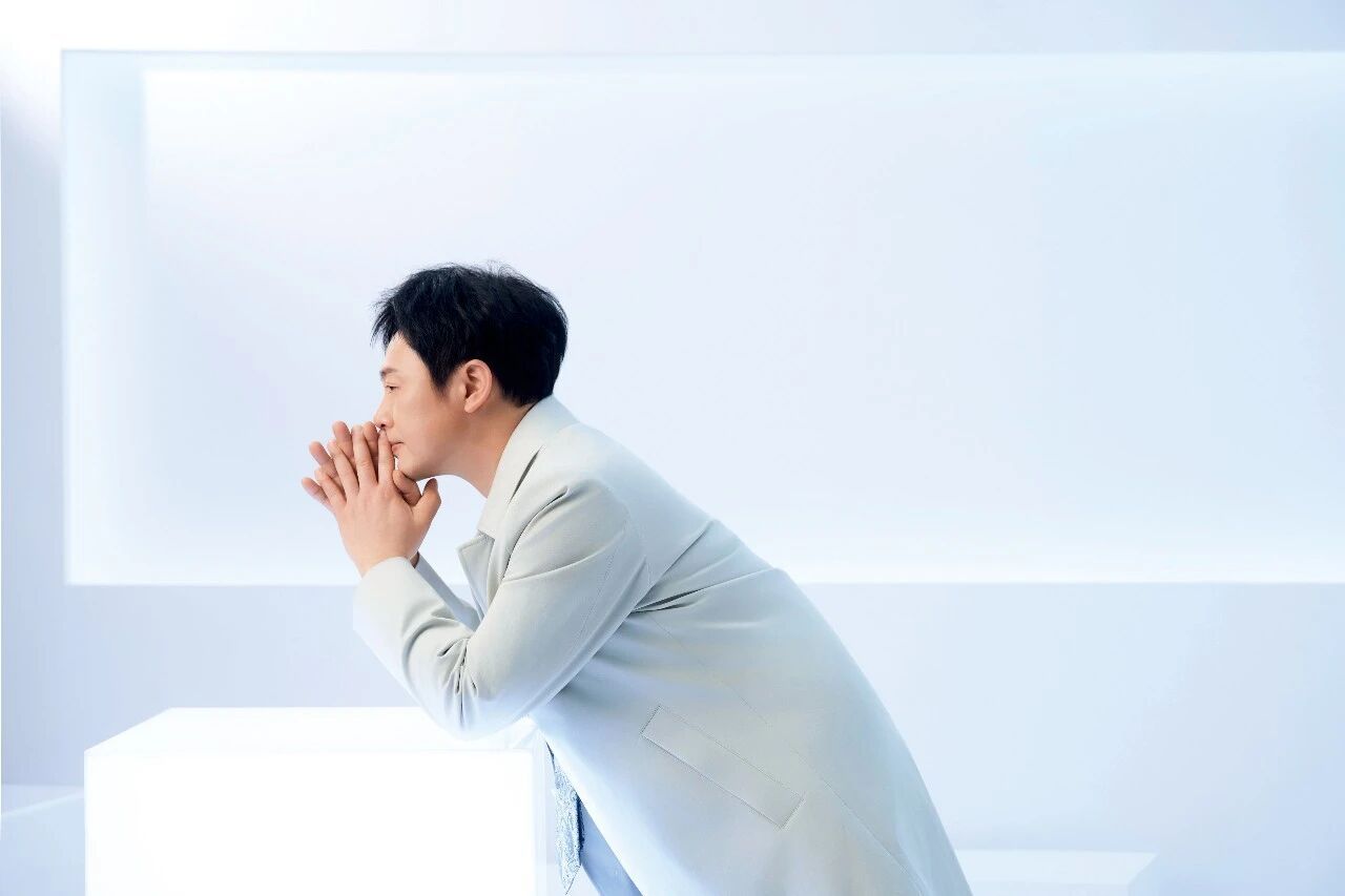 分享张颂文在《中国新闻周刊》杂志专访中提到最近几部作品的幕后故事：《日掛中天》导