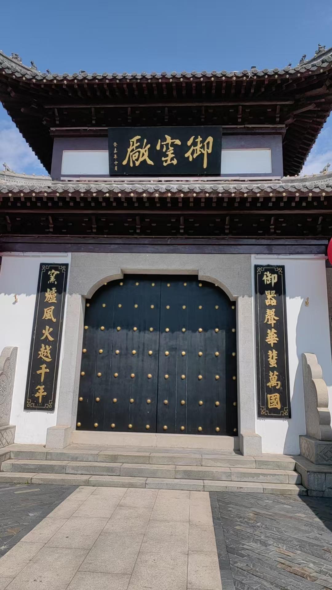 《用进废退的近视眼与眼保健操》
健美比赛，选手个个都有发达的肌肉块，而相反，四肢