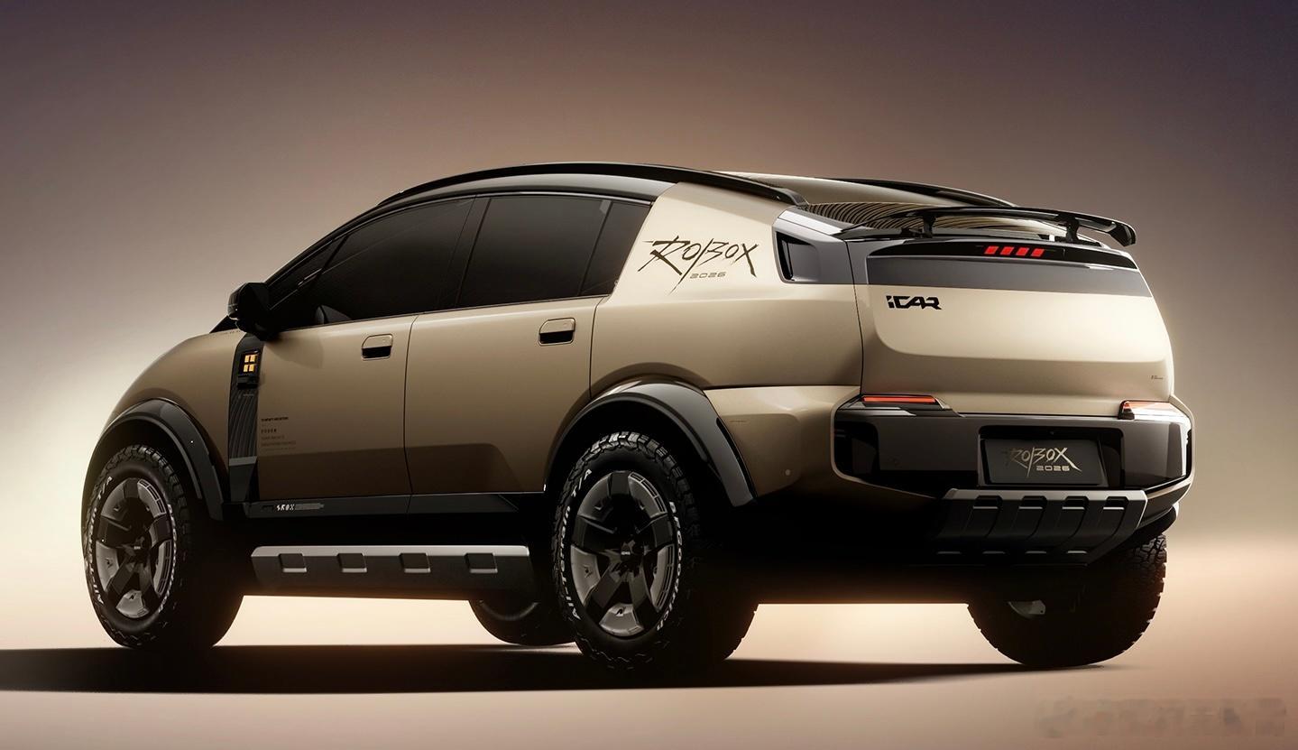 这次2026北京车展上，iCAR除了展出V23和V27外，还全球首发了ROBOX