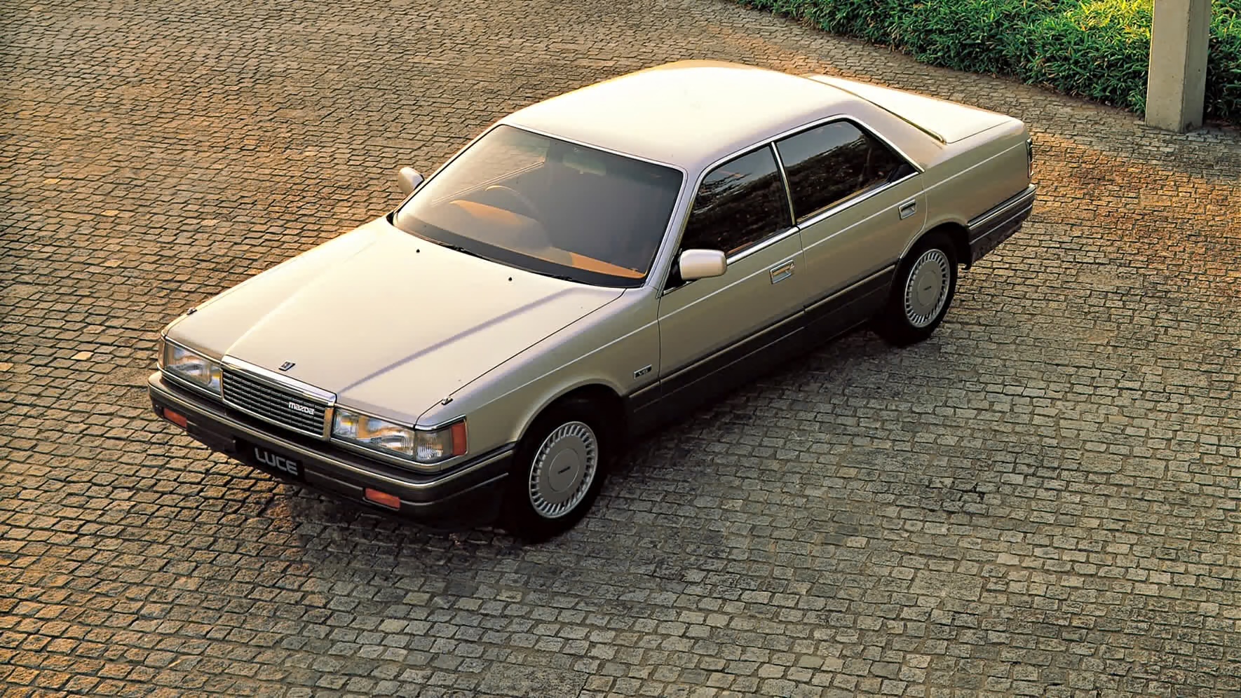 LUCE虽然是意大利语“光”和“闪电”，但意大利人比日本人晚了整整60年才用它给