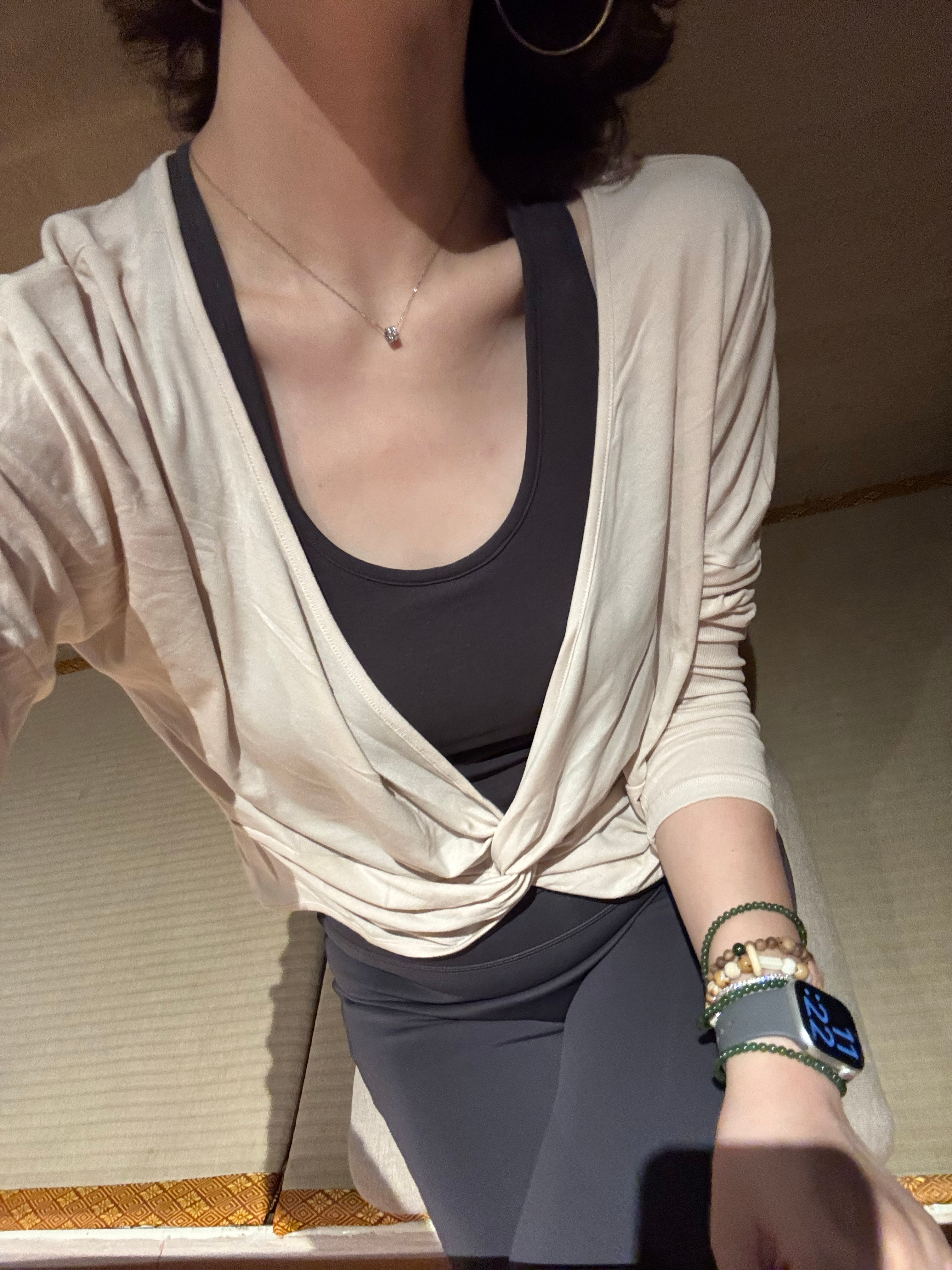 今天请及时买到自己心水的背心～ 罩衫～ 短袖。 