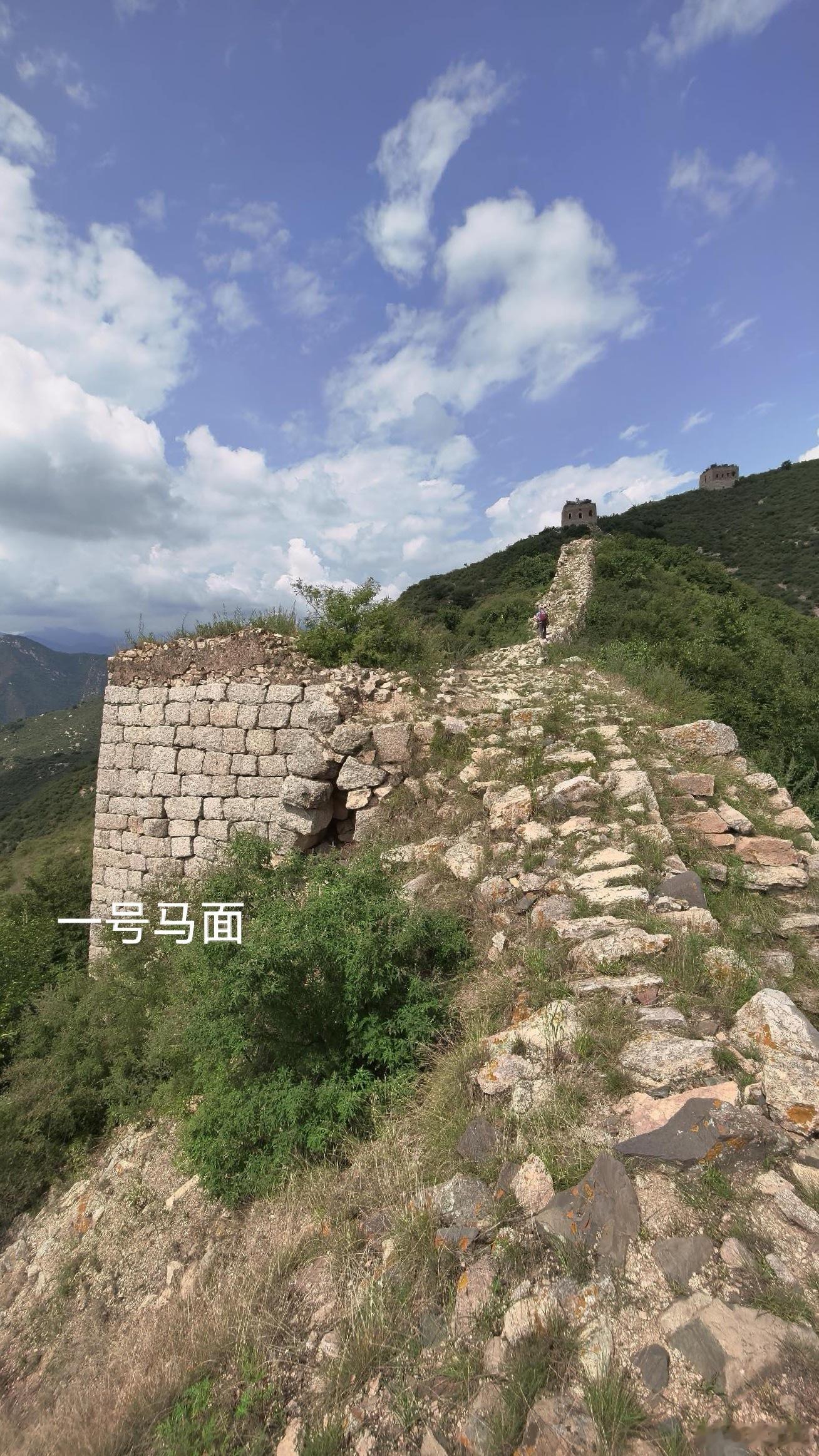 蔡树庵长城:1-6号敌台；1-3号马面照片按先后顺序排列另有蔡树庵村01号居住区
