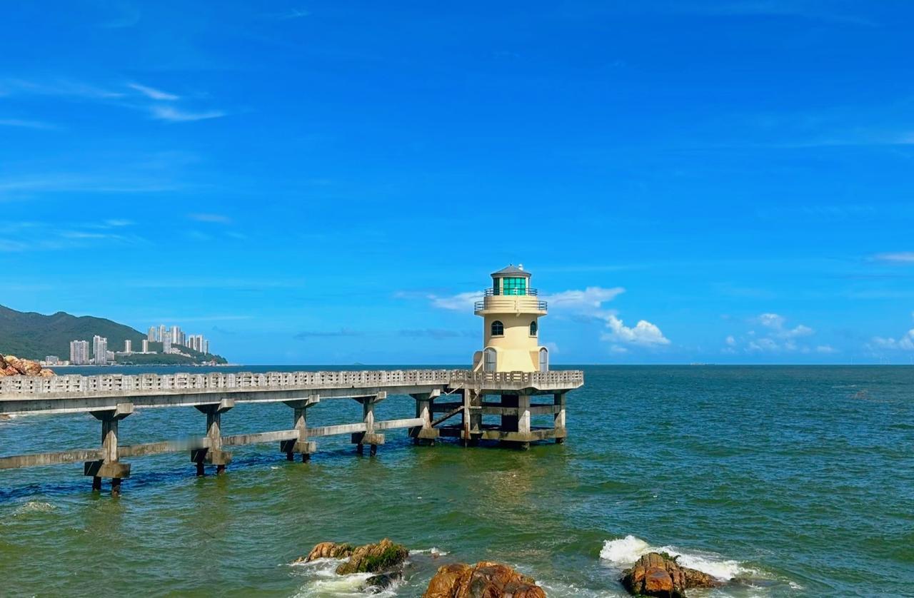 姑姑教的江湖规矩：混社会别太实在

亲疏有界，人情知秤
塑料亲戚，宜远观不宜同游