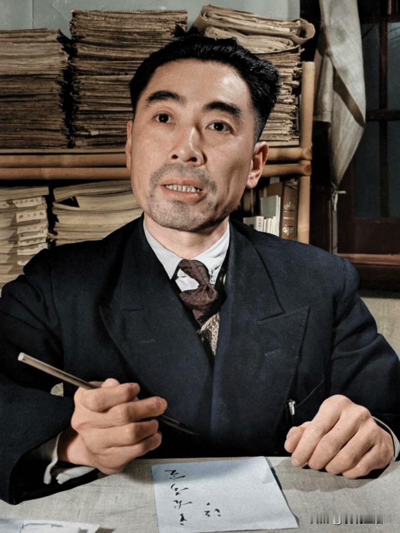 “皖南事变”震惊中外，周恩来当天深夜得知消息，悲愤交加，在重庆周公馆挥笔写下：千