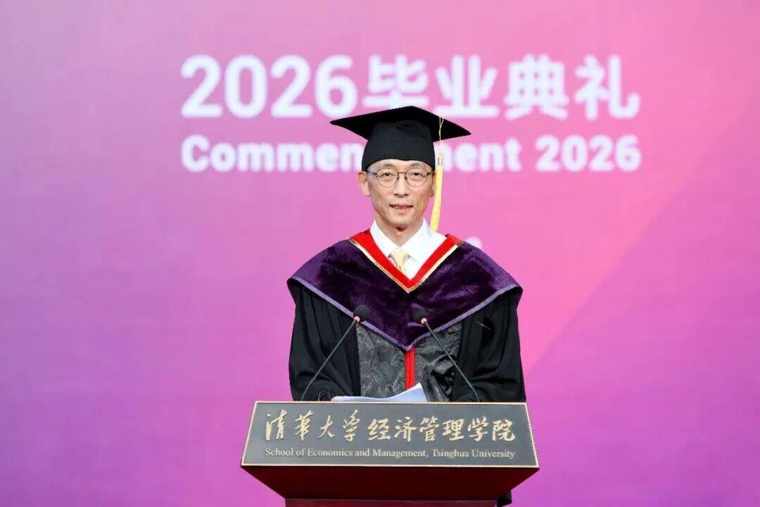 施一公在清华大学演讲：社会越向前发展，文化越多元，机会越丰富，选择面就会越广。但