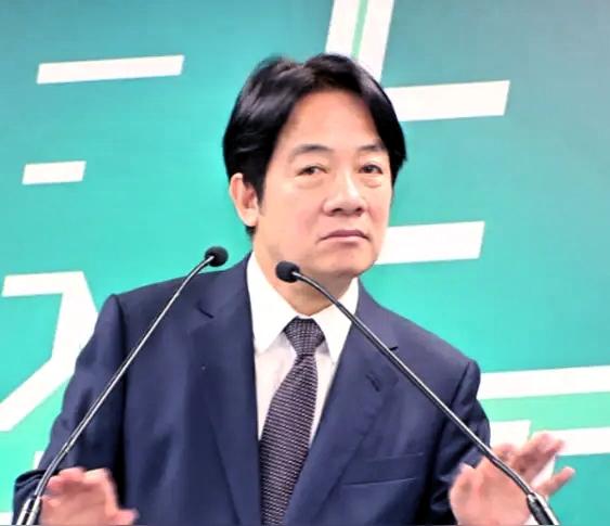7月3日台立法机构上演激烈对决，蓝白两套组合拳直击绿营要害，岛内政坛格局彻底改写