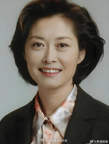 【#敬一丹因焦点访谈成为国民面孔#】#敬一丹去世# 9月13日，著名主持人敬一丹