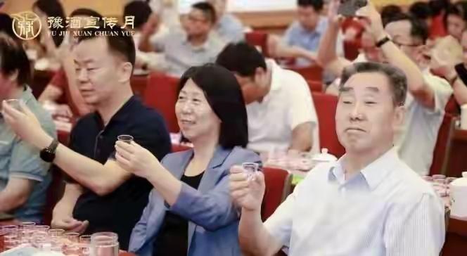 河南满仓退休就好好休息吧，没想到还这么精力旺盛

初心失守终陷囹圄，案件警醒公职