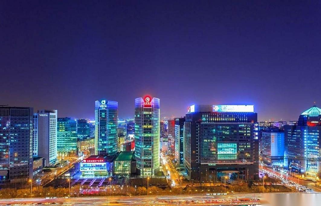 哥们儿，你娃才一岁，你已经开始为五年后的战争做准备了。
这哪是买房，这简直就是提