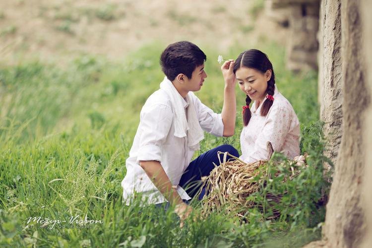 央视年代剧《纯真年代的爱情》热播，襄阳卫东厂作为核心取景地惊艳出镜。剧组为还原7