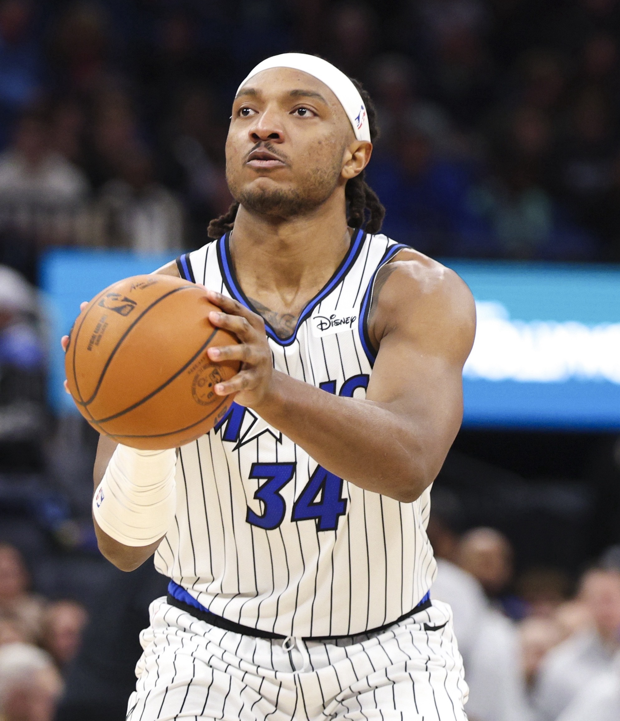 魔术队伤病报告1疑3缺席：卡特 （左侧肋骨轻度挫伤）出战成疑，布莱克（左侧腹部拉