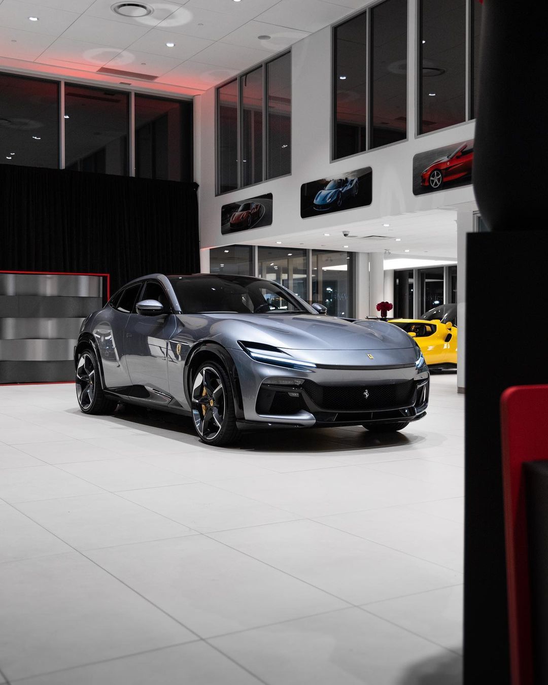 法拉利 Purosangue ​​​