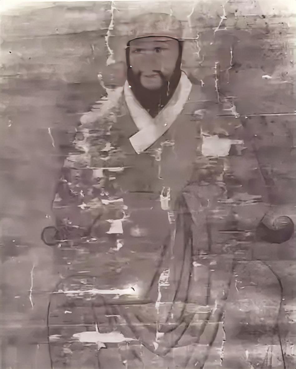 唐末前宰相王铎，携带家眷300多人赴任，竟被人劫杀，随行众人除了美貌的侍妾被夺走