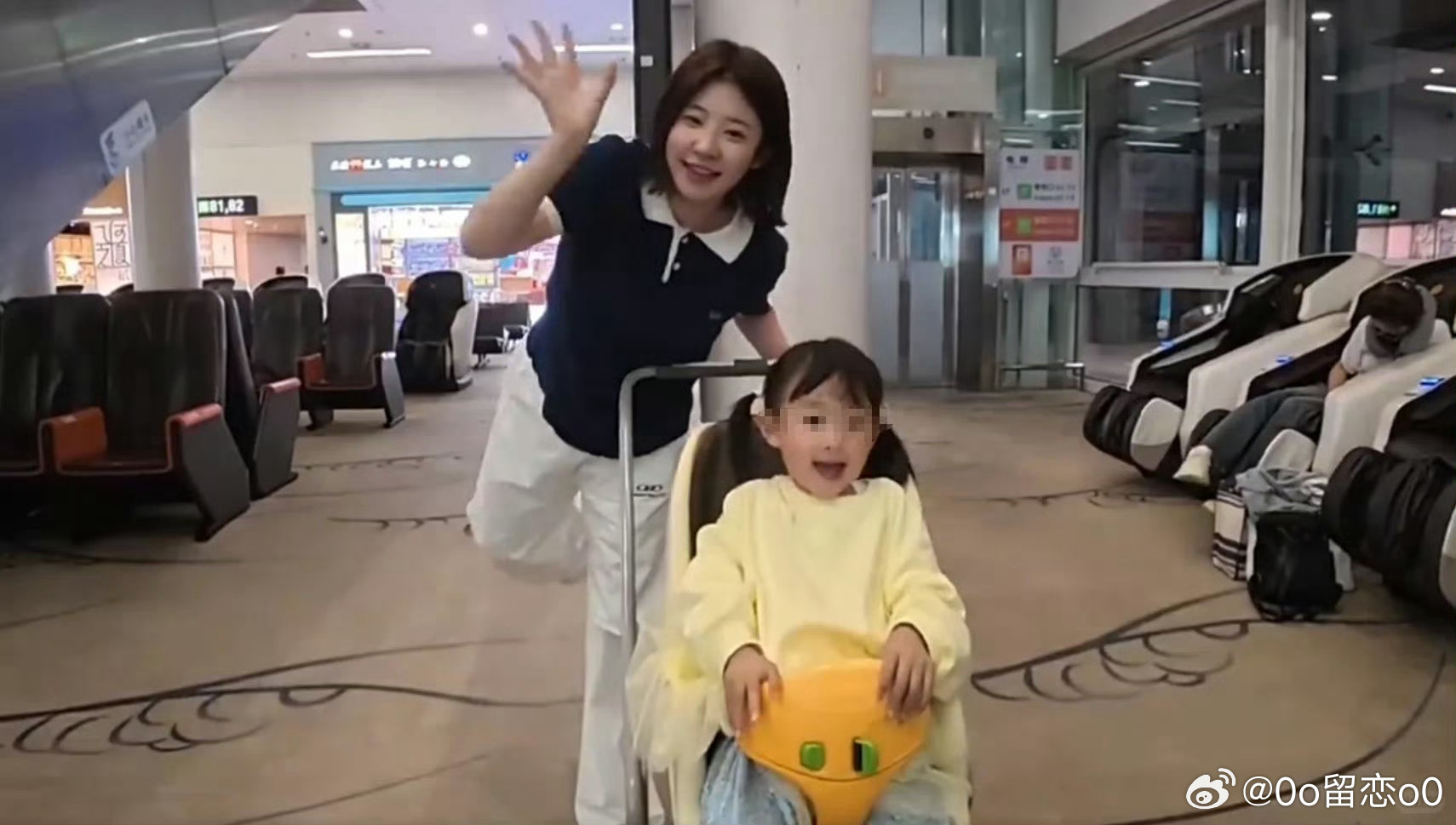 黄一鸣给女儿开通新账号小小年纪就被推到商业镜头前，承担本不该属于这个年龄的压力，