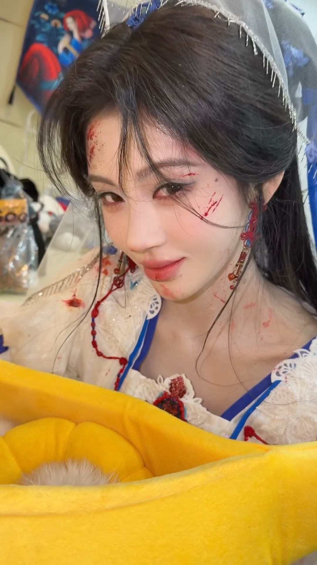 鞠婧祎《来战》阿黛战损妆花絮，超绝破碎感！！