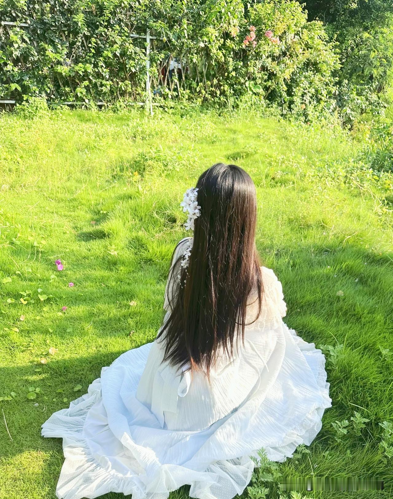 近日，广州某车企一位23岁的员工(广西人)很是苦闷。

他的女友是他的小师妹，马