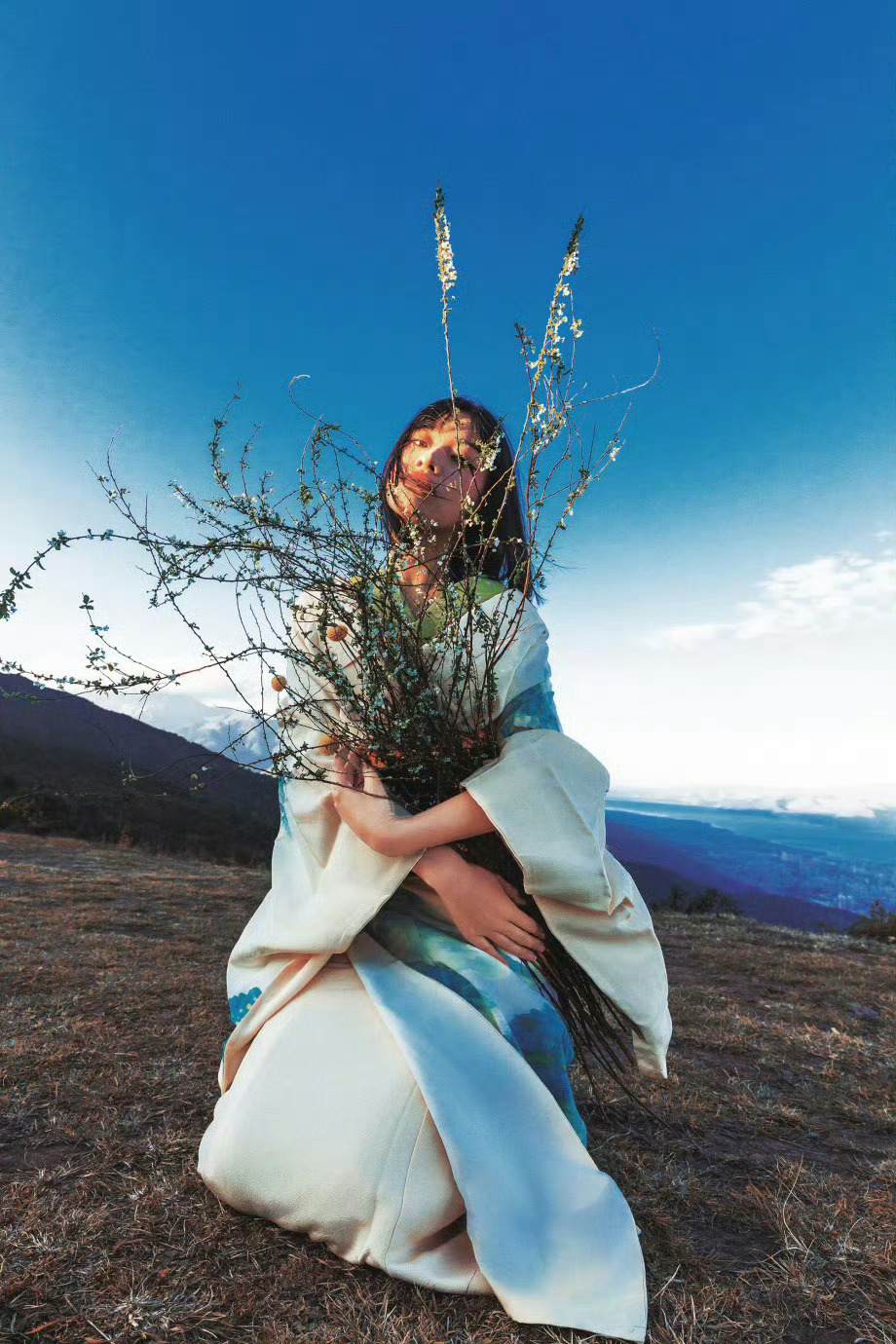 最近了解到一个词「钝感力」：大家都要明白一个道理的，精神太过内耗的人，是很难感到