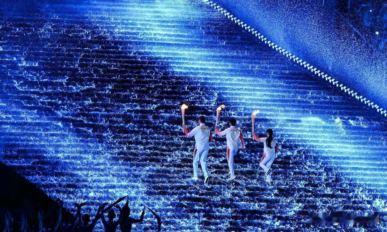 今晚全运会最大的亮点不是吉祥物
不是运动员，更不是各路明星
今年全运会最大的问题