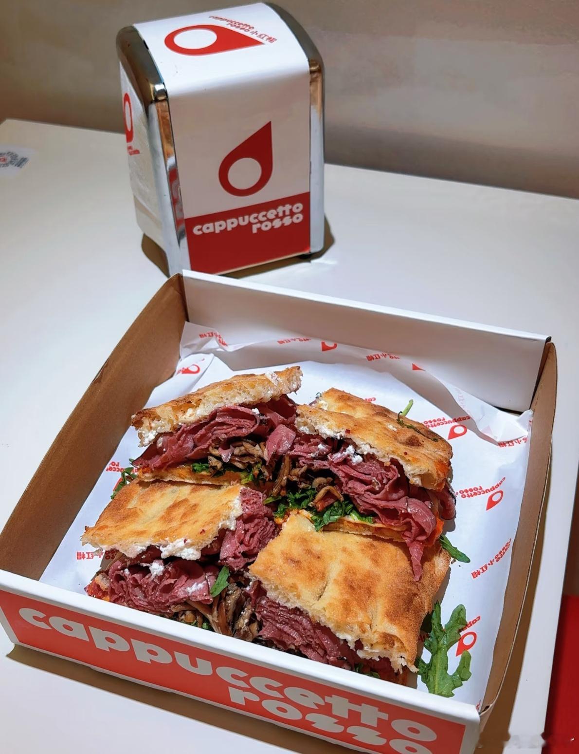 据说是北京最好吃的三明治好像叫小红帽下次一定要去尝尝 北京