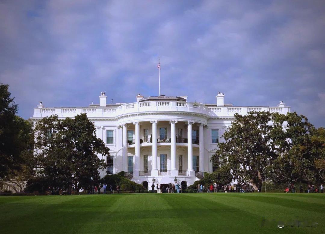 美国这次表态，又是熟悉的配方，又是熟悉的味道。
 
美国国会山的两党参议员，这次