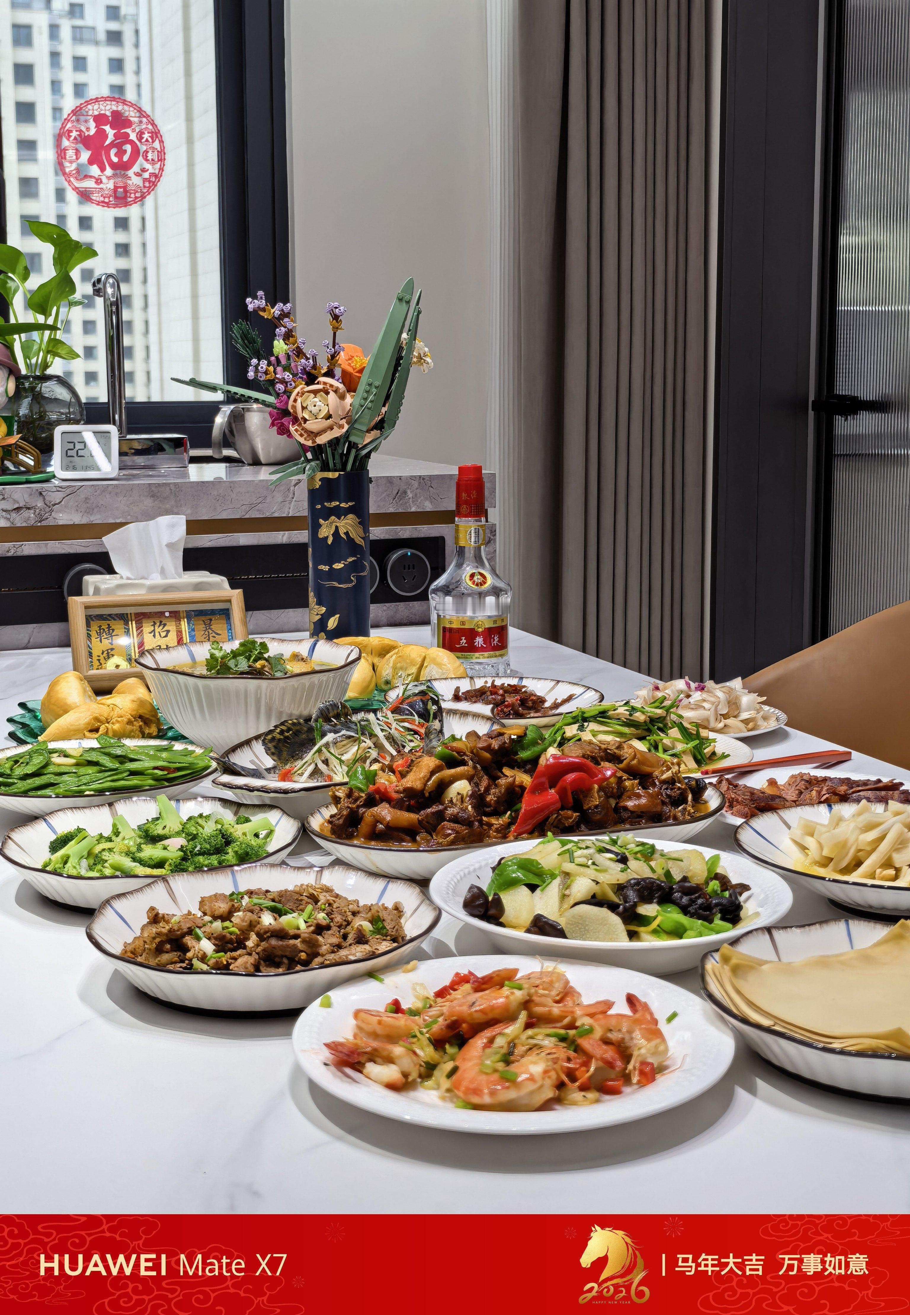 你们是中午还是晚上吃 年夜饭 啊我们家安徽北部是中午 年夜饭