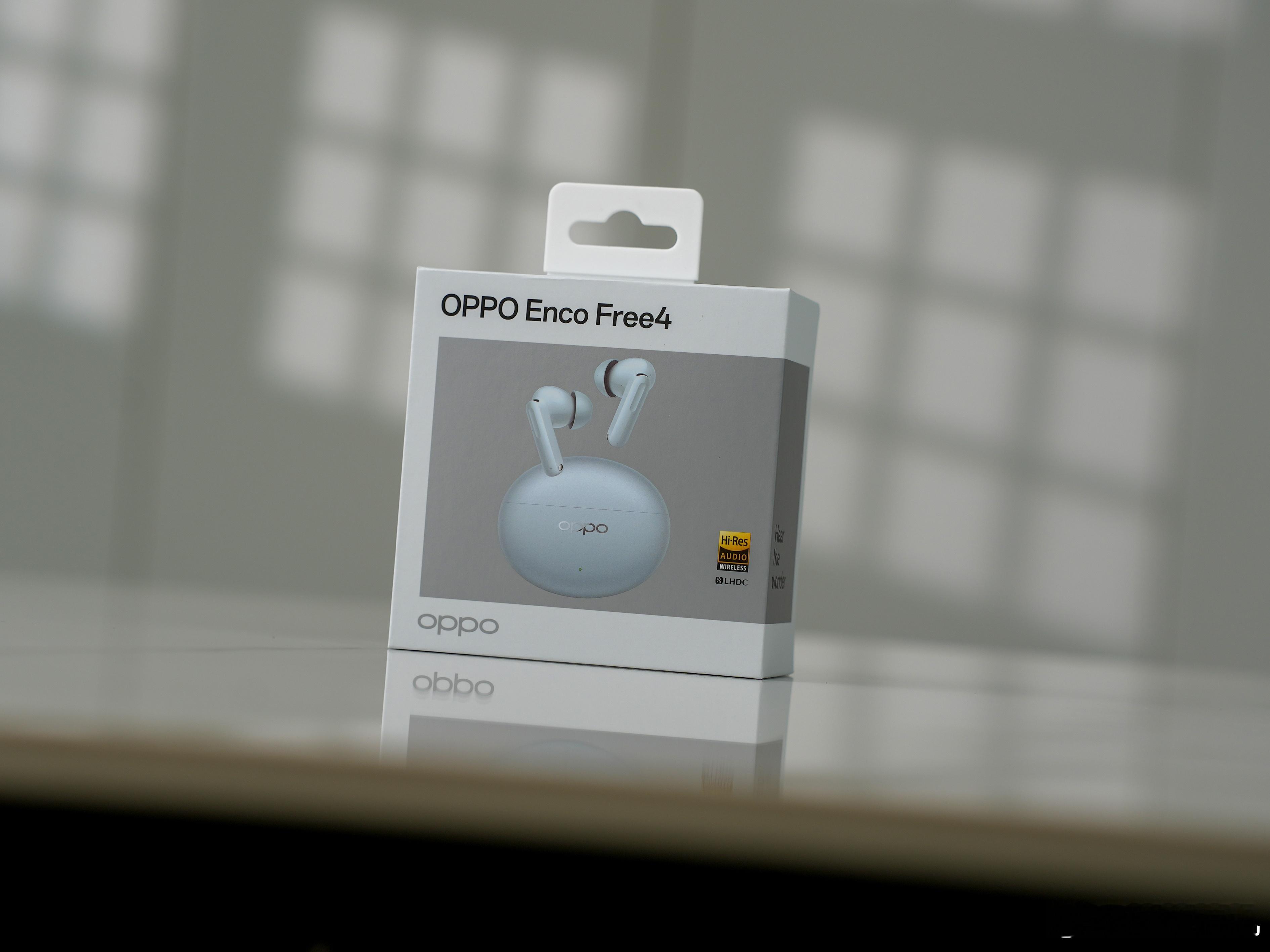 带大家看一下还没发布的OPPO Enco Free4，鹅卵石设计风格，磨砂质感，